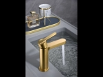 Sublimez votre salle de bain avec ce mitigeur or brossé au design contemporain. Son corps en laiton et sa finition soignée en font un élément incontournable. - GARANTIE 5 ANS - LIVRAISON OFFERTE en 5 à 6 Jours